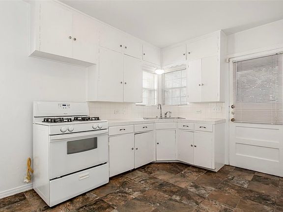 3rd image of 7414 Robin Rd