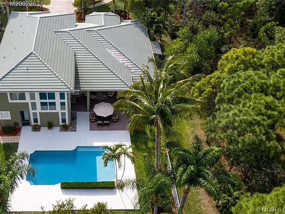 3rd image of 4409 SW Long Bay Dr