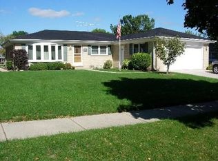 714 Preston Ln, Schaumburg, IL 60193