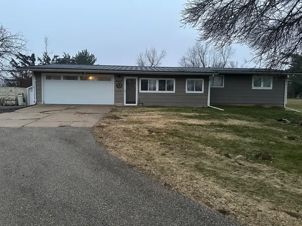 4409 Lakeside Rd, Marion, IA 52302