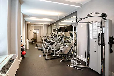 Rented by R New York