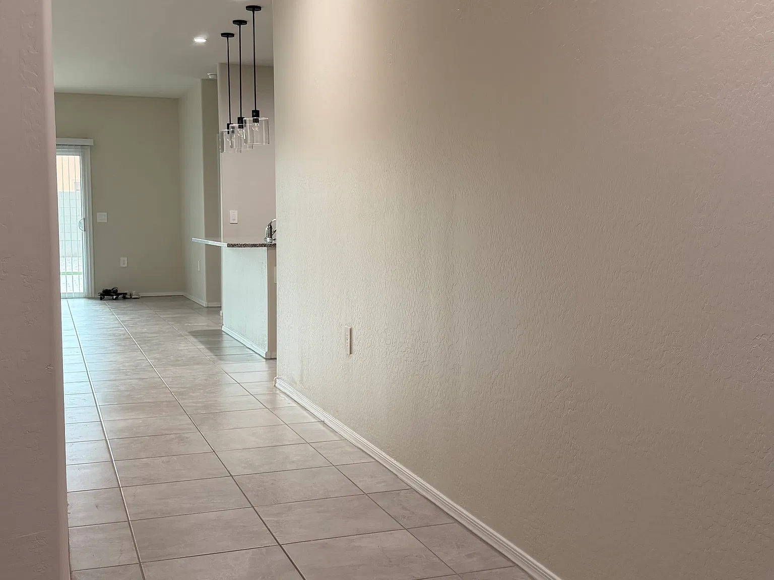 3 bed, 1612 sqft, $2,100 — Photo 4