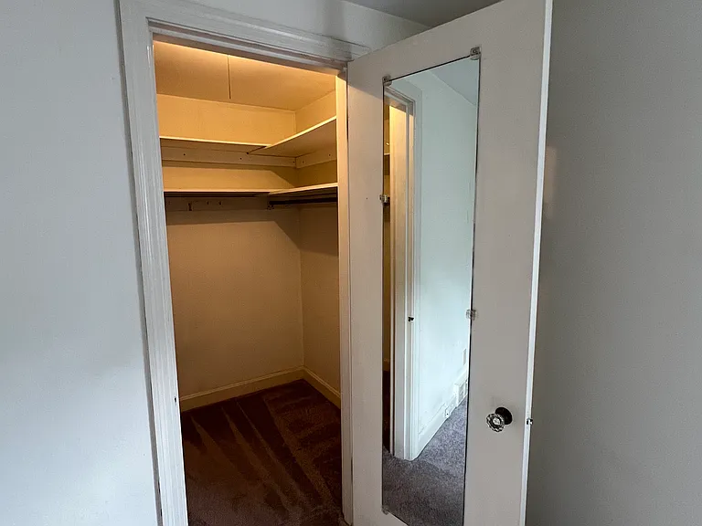 1241 Schiller Ave #2 — Photo 22