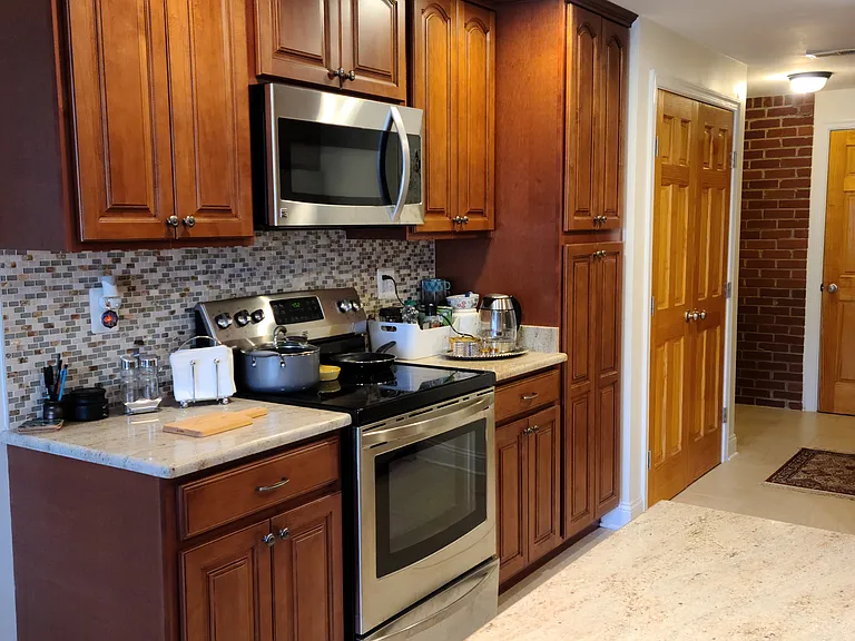 361 Holmes Dr NW — Photo 9