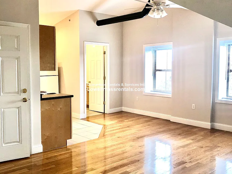 725 Merrimack St #304 — Photo 1