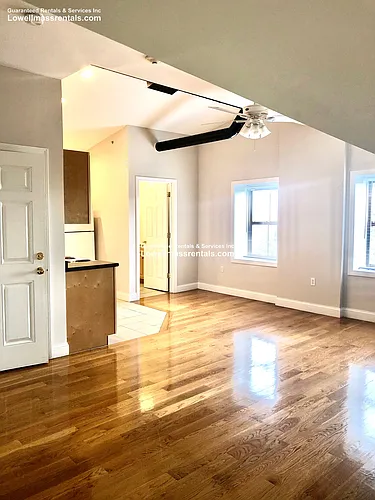 725 Merrimack St Photo 1