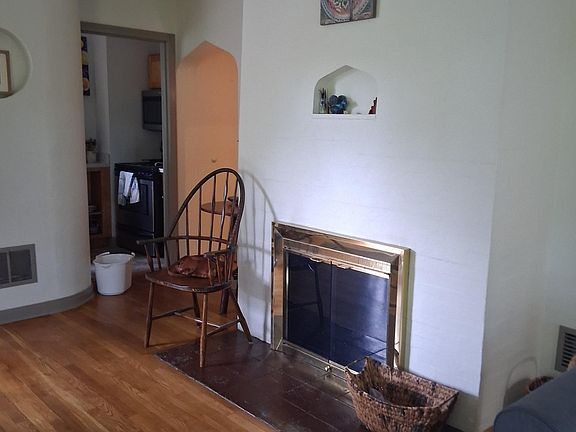 5th image of 74 West Rd #B