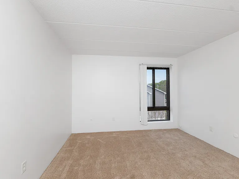 685 Main St #37 — Photo 10