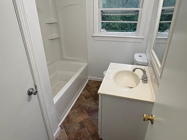8215 Baywood Dr — Photo 9