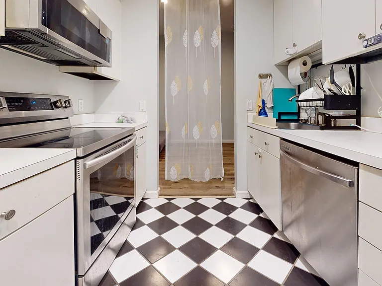 10 Weston Ave #411 — Photo 13
