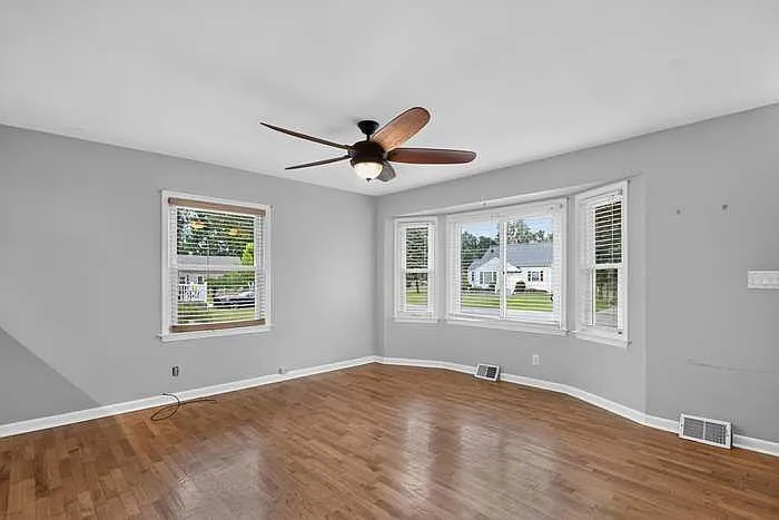 3 bed, 2.0 bath, 1135 sqft, $1,257 — Photo 4