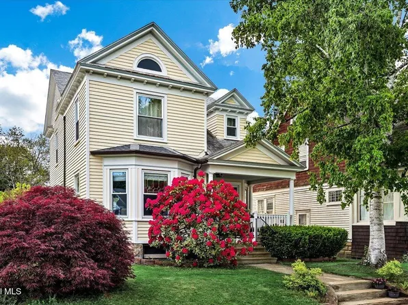 1328 Glenwood Boulevard, Schenectady, NY 12308
