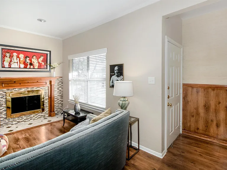 728 Bering Dr #K — Photo 6
