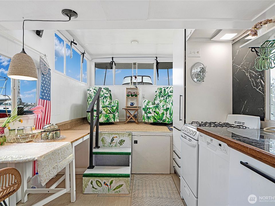 4th image of 2040 Westlake Avenue N #14