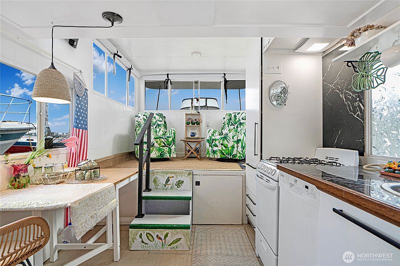 4th image of 2040 Westlake Avenue N #14