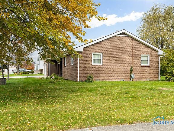 4th image of 3931 Macarthur Dr
