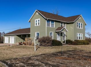 203 1st Ave, Newhall, IA 52315
