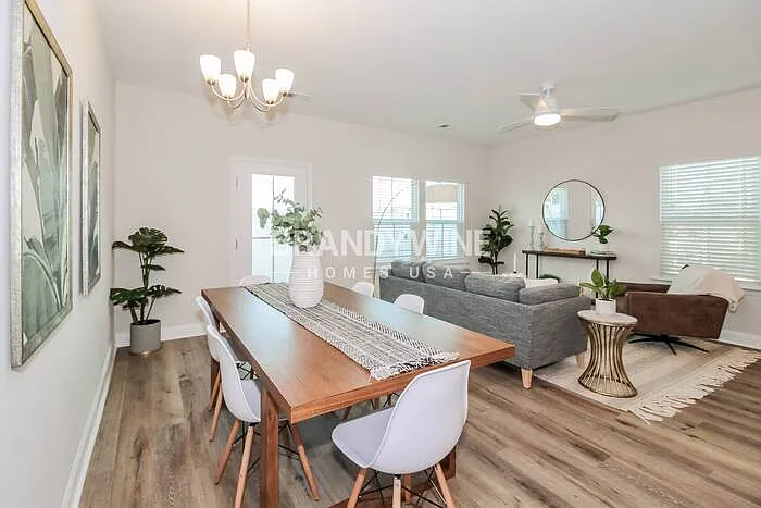1076 Wildflower Dr — Photo 7
