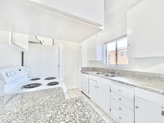 5th image of 8618 Whitworth Dr Unit 203