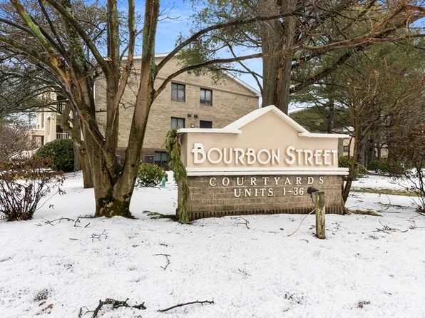 14 Bourbon St APT 34, Peabody, MA 01960