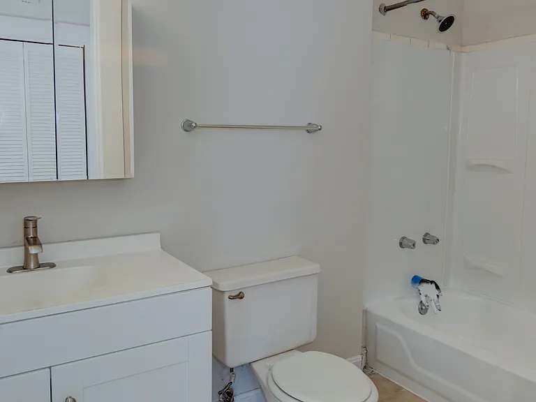 922 S 6th St #3 — Photo 7
