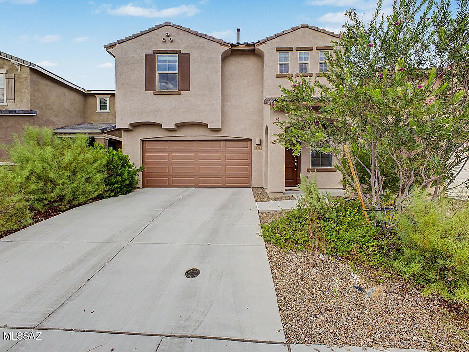 1st image of 924 W Calle Lindo Clavel