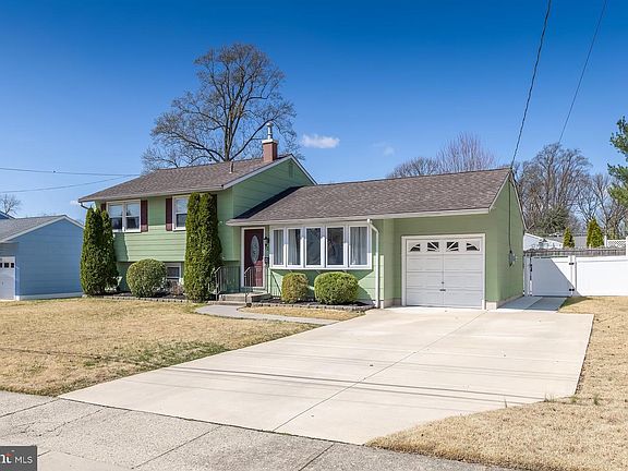 2nd image of 721 Dartmouth Dr