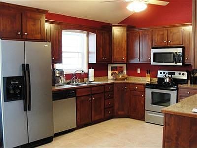 3rd image of 1511 Pleasant Valley Dr