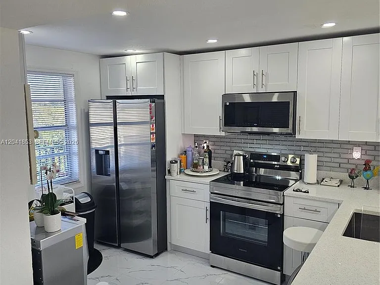 3910 Inverrary Blvd #703B — Photo 26