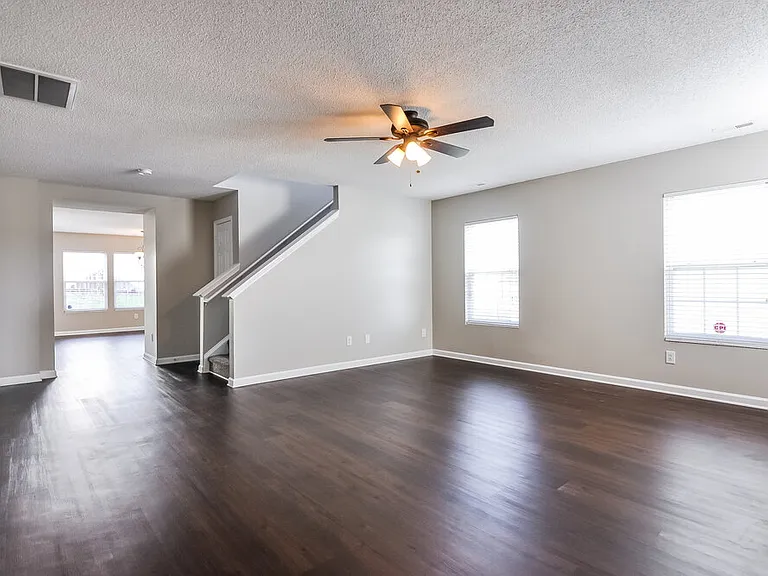 1101 Tellis Dr — Photo 4