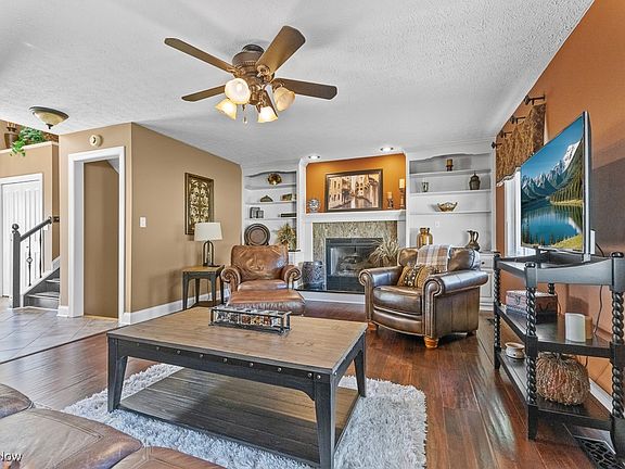 5th image of 1289 Peartree Ct