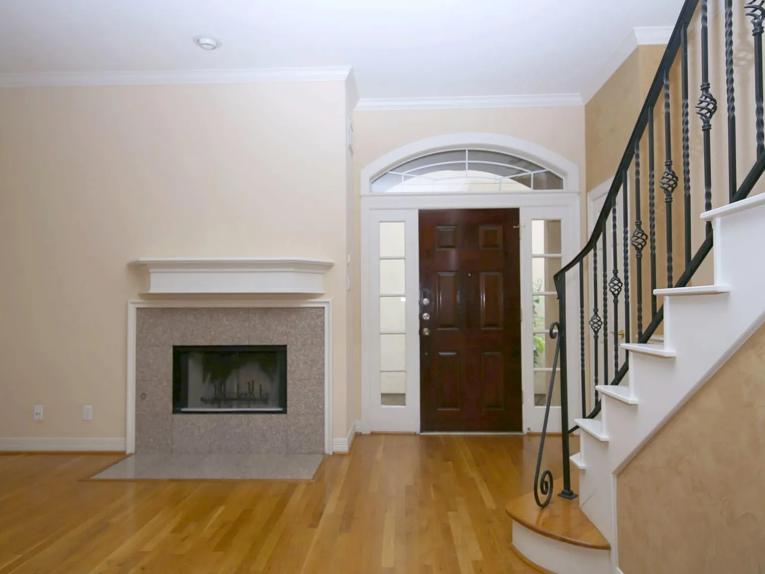 3 bed, 2.5 bath, 2140 sqft, $2,695 — Photo 3
