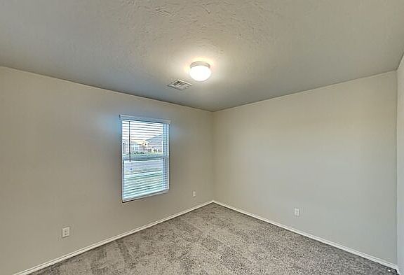 3rd image of 1817 Hayes Ln