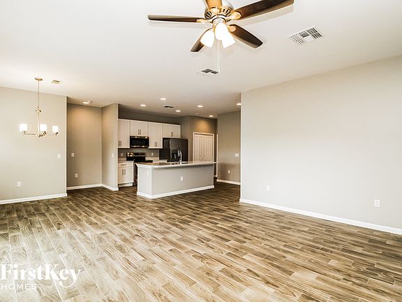 3rd image of 3001 E Slater Dr