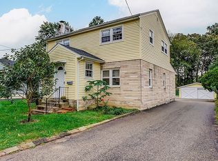 22 Browning Ave, Moorestown, NJ 08057