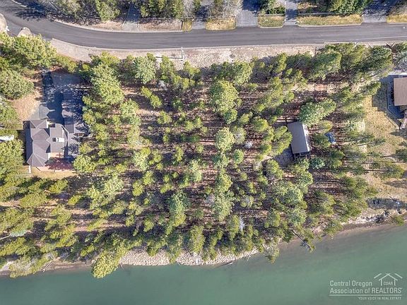 3rd image of 17076 Blue Heron Dr