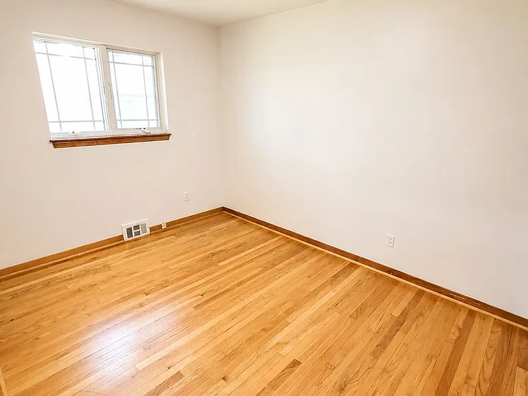 1641 Fairview Ave — Photo 9