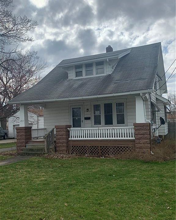 1st image of 2733 W Erie Ave