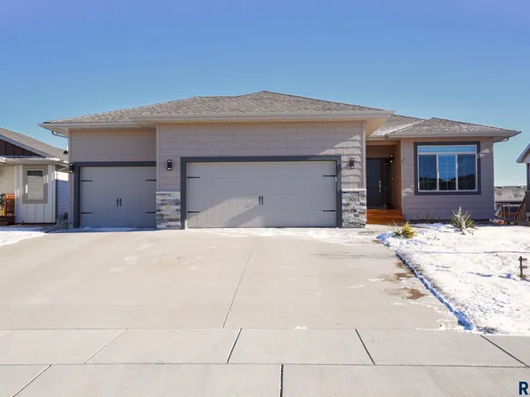 3004 S Richie Dr, Sioux Falls, SD 57106