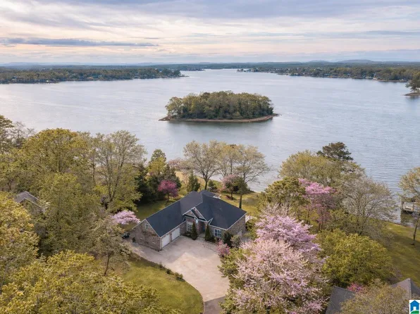 260 Skyline Trl, Pell City, AL 35128