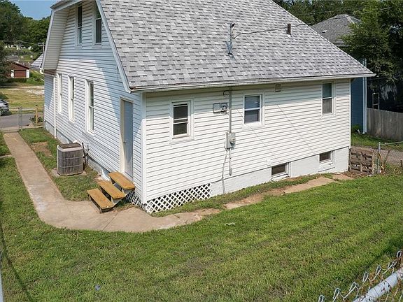 5th image of 1111 N 18th St
