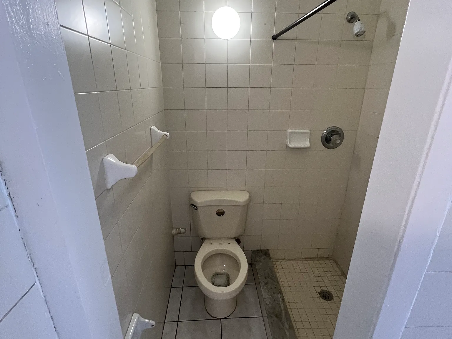 Studio, 400 sqft, $900 — Photo 3