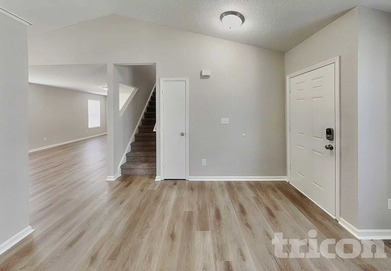 5025 Lincoln Road Indianapolis IN — Photo 4