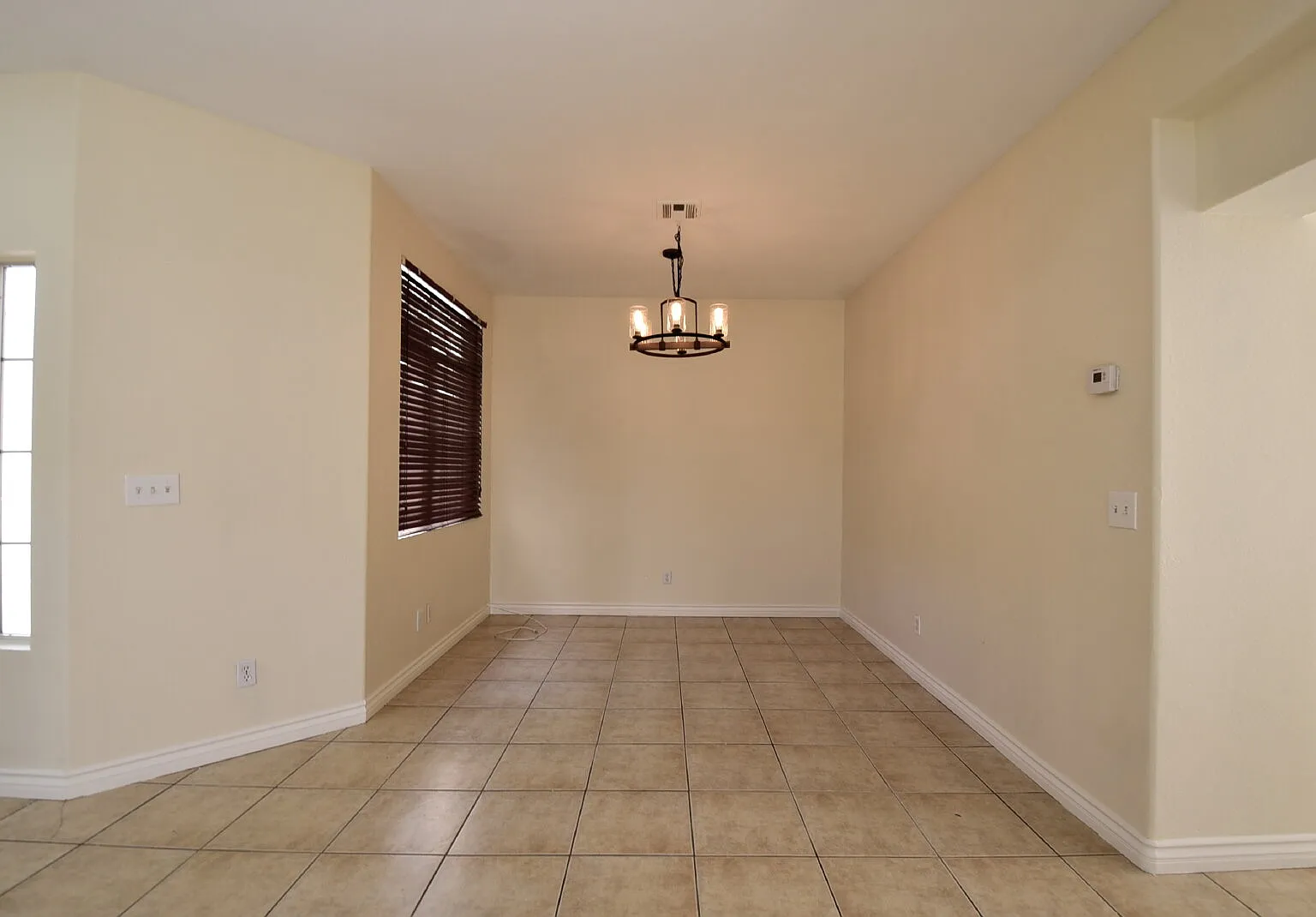 3 bed, 2.5 bath, 1887 sqft, $2,350 — Photo 4