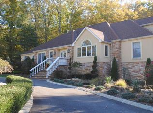 253 Stonehill Rd, Freehold, NJ 07728