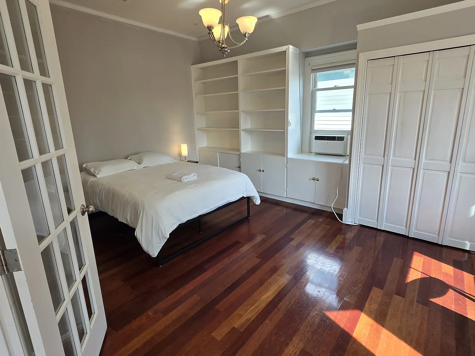 3 bed, 1600 sqft, $3,995 — Photo 3