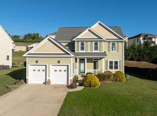 331 Windsor Dr, Fishersville, VA
