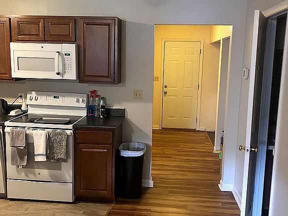 4th image of 187 Clover Valley Cir