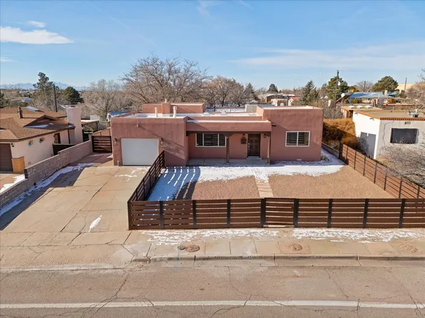 1106 Camino Consuelo, Santa Fe, NM 87507