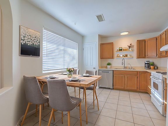 3rd image of 1777 Lee Loop NE